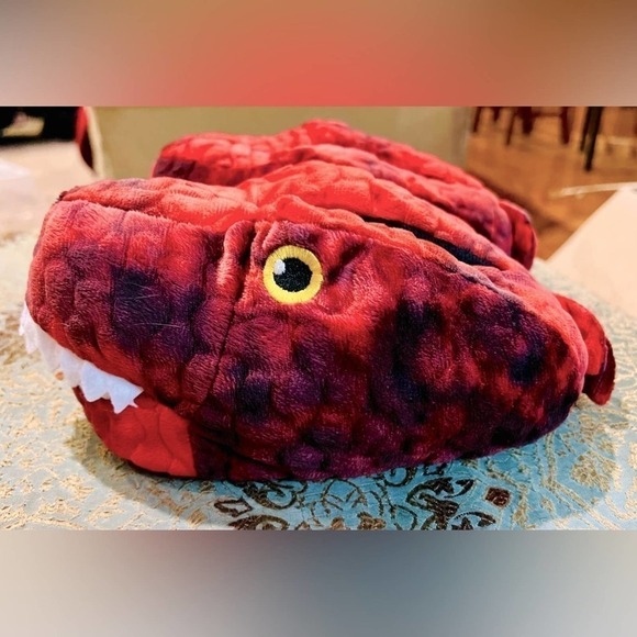 NWOT Dinosaur character toddler slippers 🦖 in size small - Picture 1 of 6